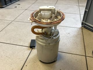 bontott VW GOLF V Üzemanyag Szivattyú