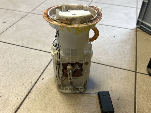 bontott VW GOLF V Üzemanyag Szivattyú