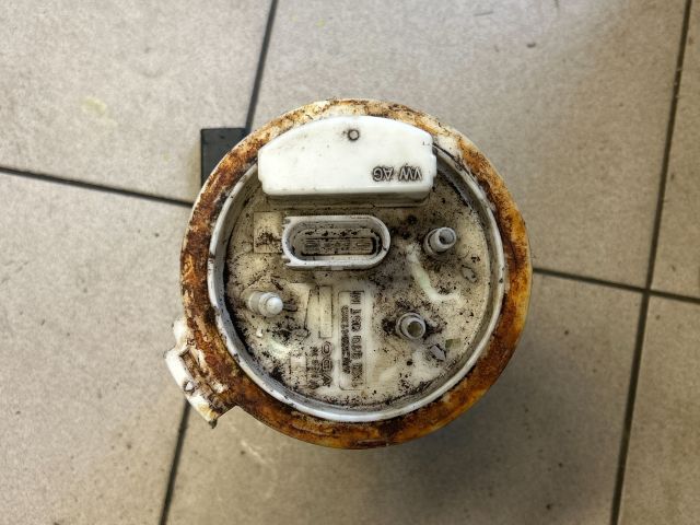 bontott VW GOLF V Üzemanyag Szivattyú