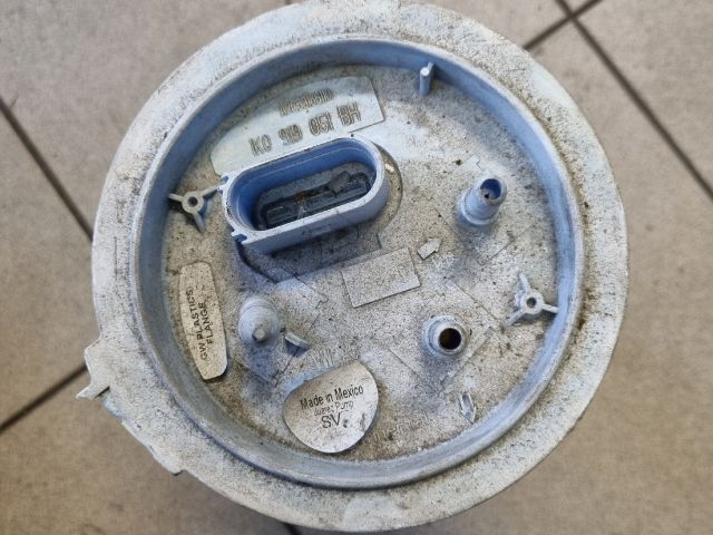 bontott VW GOLF V Üzemanyag Szivattyú