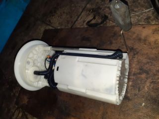 bontott VW GOLF V Üzemanyagszint Jeladó