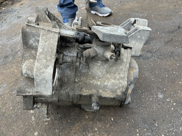 bontott VW GOLF V Váltó (Mechanikus)