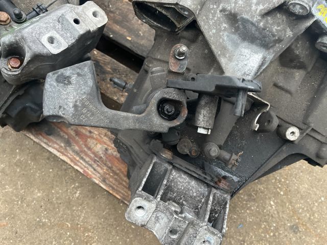 bontott VW GOLF V Váltó (Mechanikus)