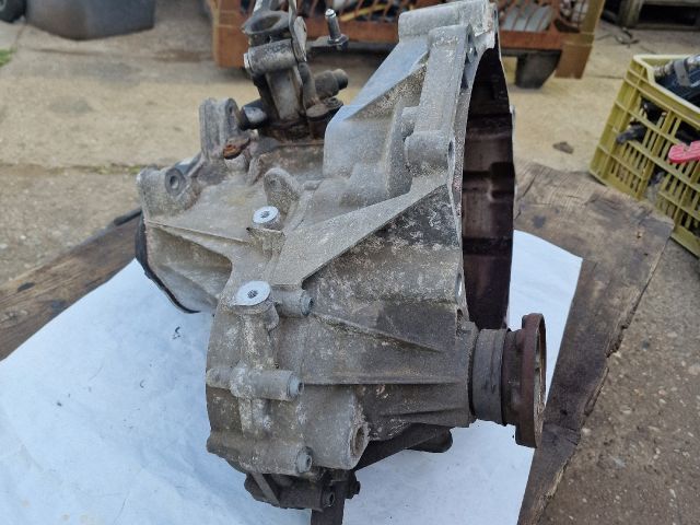 bontott VW GOLF V Váltó (Mechanikus)