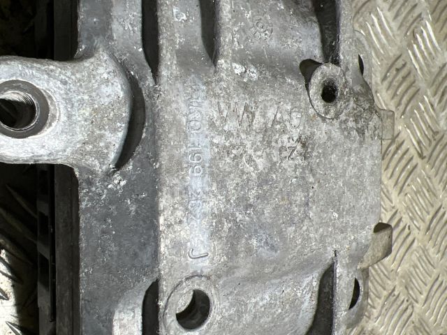 bontott VW GOLF V Váltó Tartó Bak (Pozíciófüggetlen)