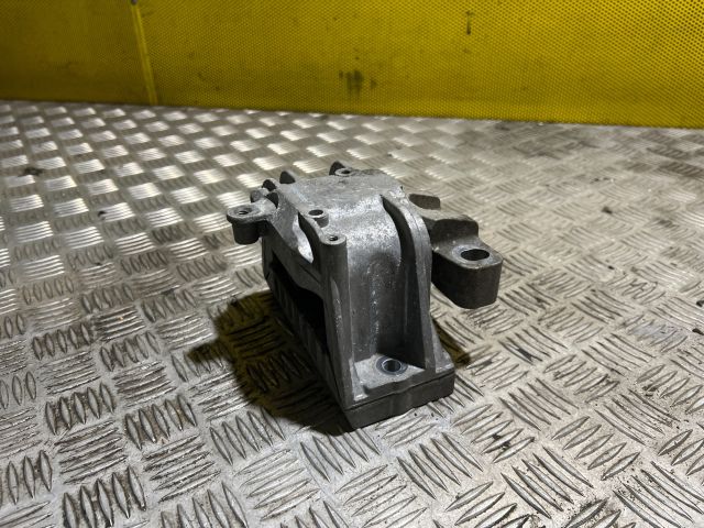 bontott VW GOLF V Váltó Tartó Bak (Pozíciófüggetlen)