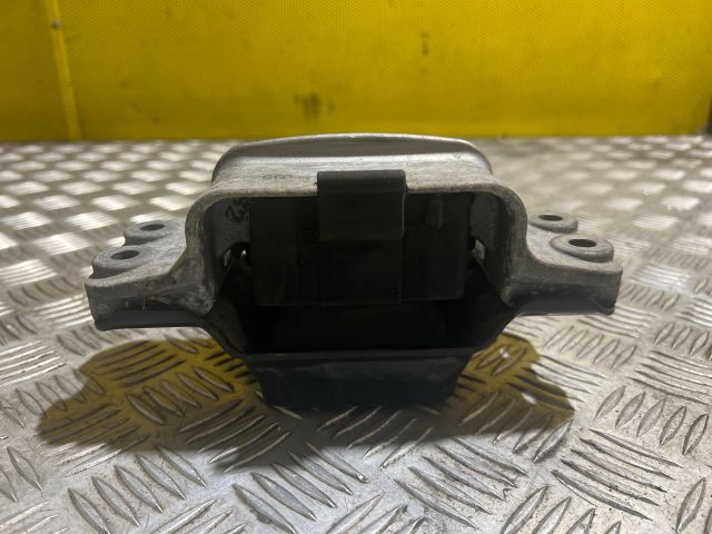 bontott VW GOLF V Váltó Tartó Bak (Pozíciófüggetlen)