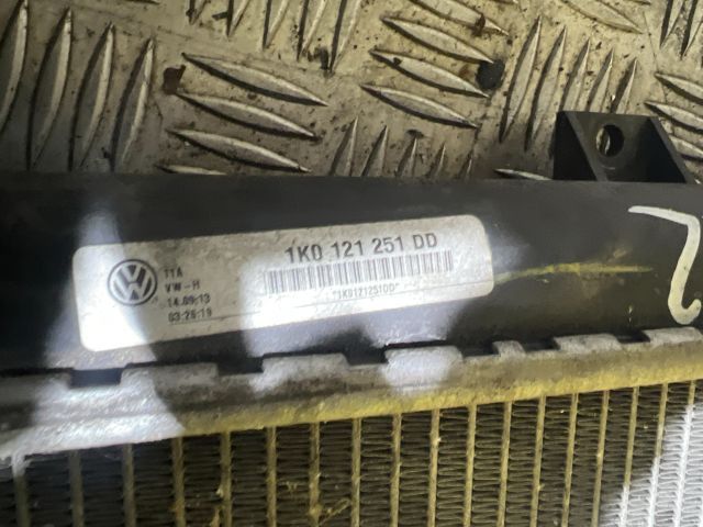 bontott VW GOLF V Vízhűtő Radiátor (Klímás)