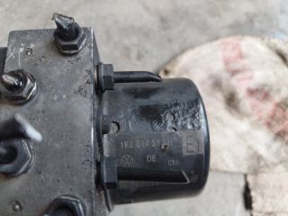 bontott VW GOLF V ABS Kocka