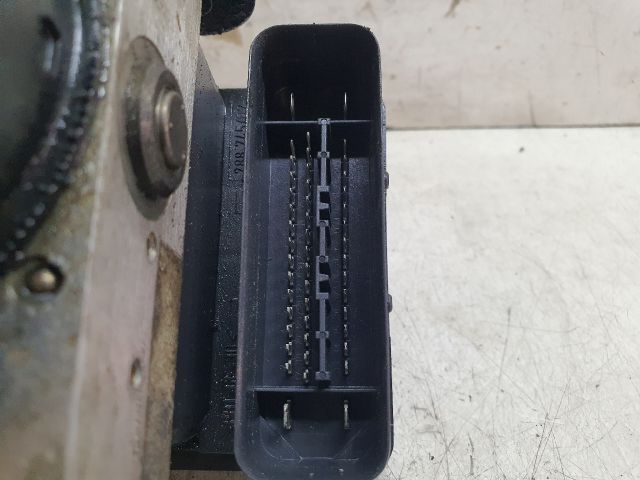 bontott VW GOLF V ABS Kocka