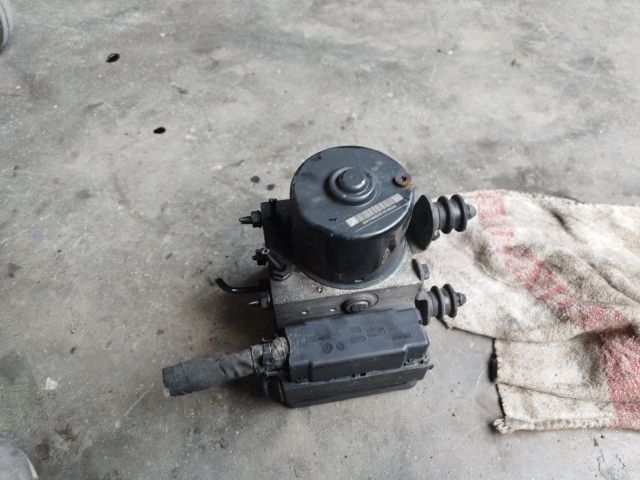 bontott VW GOLF V ABS Kocka