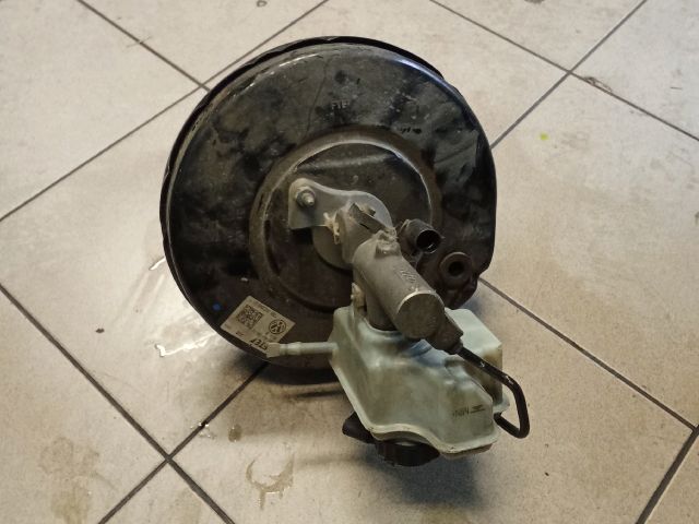 bontott VW GOLF V Fékrásegítő