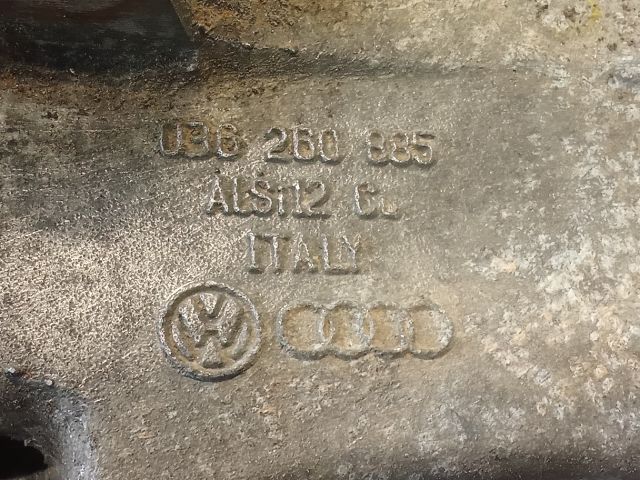 bontott VW GOLF V Generátor Tartó Bak