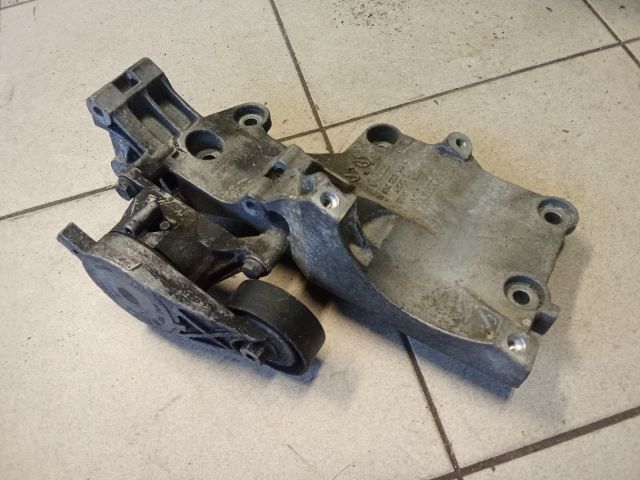 bontott VW GOLF V Generátor Tartó Bak