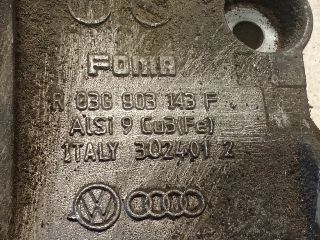 bontott VW GOLF V Generátor Tartó Bak