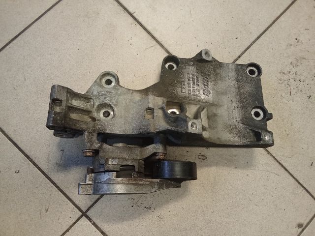 bontott VW GOLF V Generátor Tartó Bak