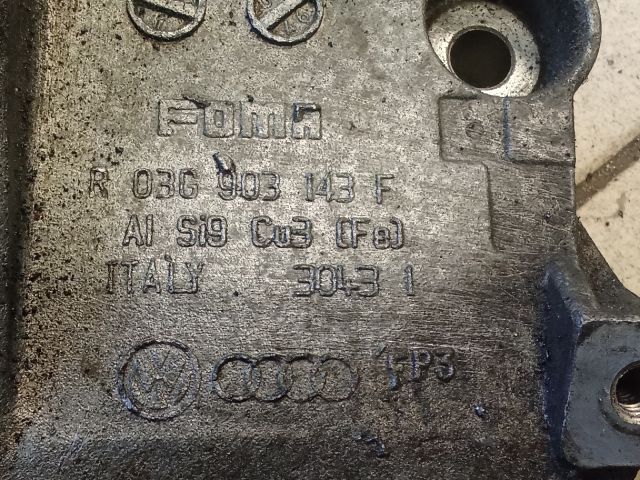 bontott VW GOLF V Generátor Tartó Bak