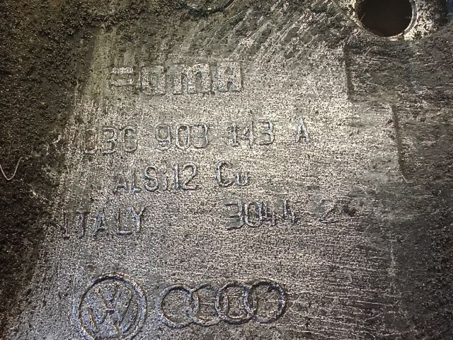 bontott VW GOLF V Generátor Tartó Bak