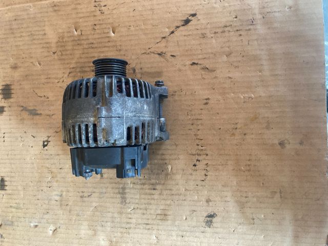 bontott VW GOLF V Generátor