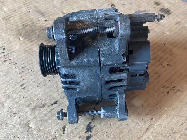 bontott VW GOLF V Generátor