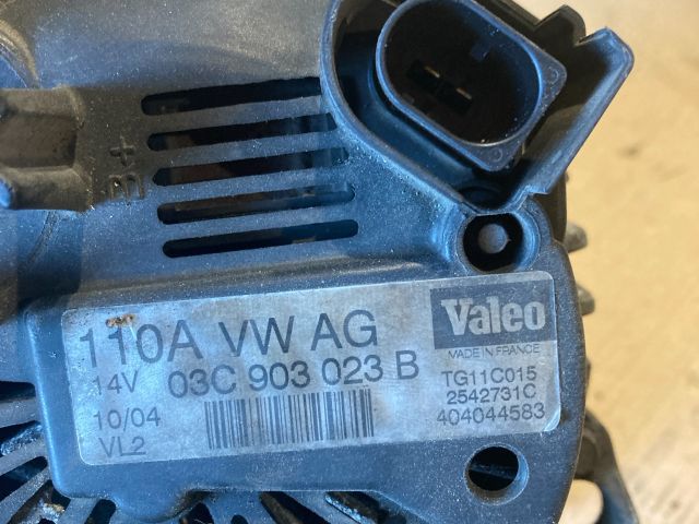 bontott VW GOLF V Generátor