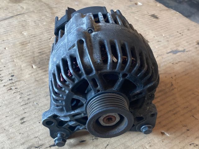 bontott VW GOLF V Generátor