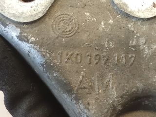 bontott VW GOLF V Motor Tartó Bak (Pozíciófüggetlen)