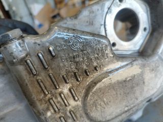 bontott VW GOLF V Olajteknő