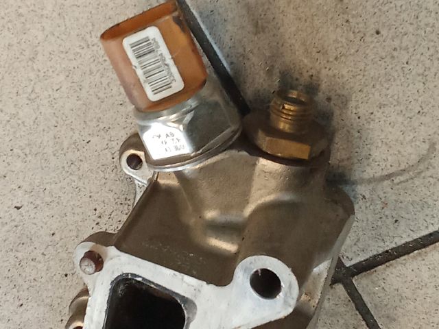 bontott VW GOLF V Porlasztó Sor / Híd