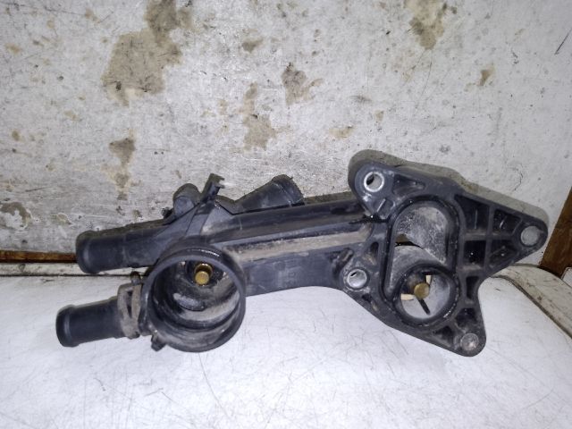 bontott VW GOLF V Termosztátház