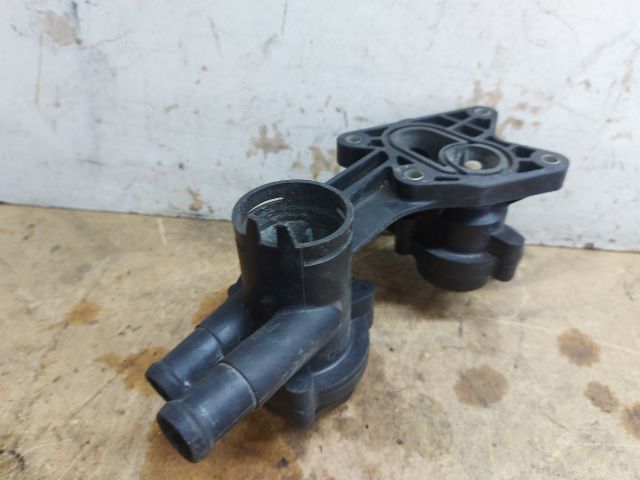 bontott VW GOLF V Termosztátház