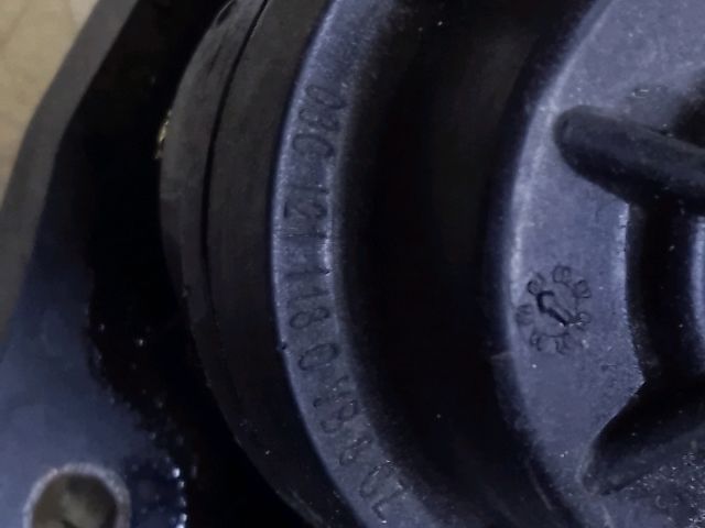 bontott VW GOLF V Termosztátház