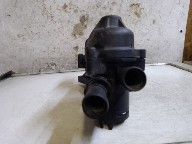 bontott VW GOLF V Termosztátház