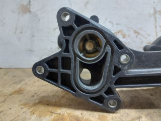 bontott VW GOLF V Termosztátház