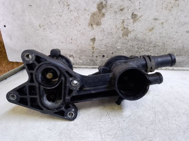 bontott VW GOLF V Termosztátház