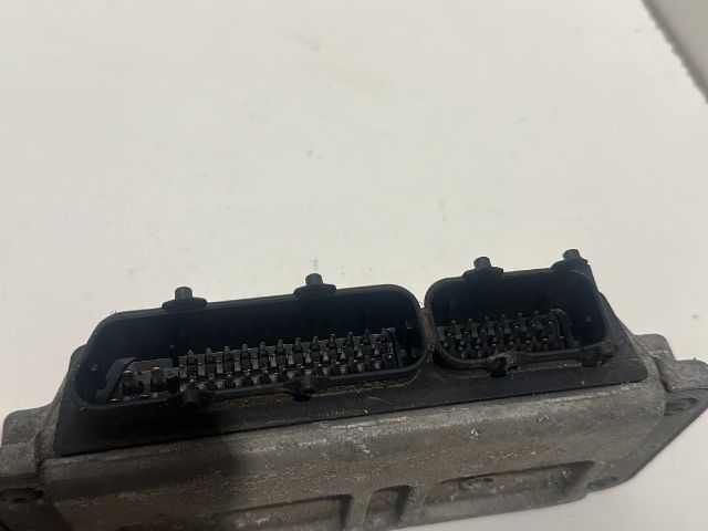 bontott VW GOLF V Motorvezérlő