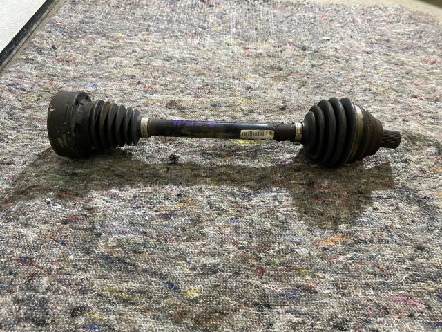 bontott VW GOLF V Bal Féltengely