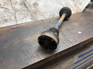 bontott VW GOLF V Bal Féltengely