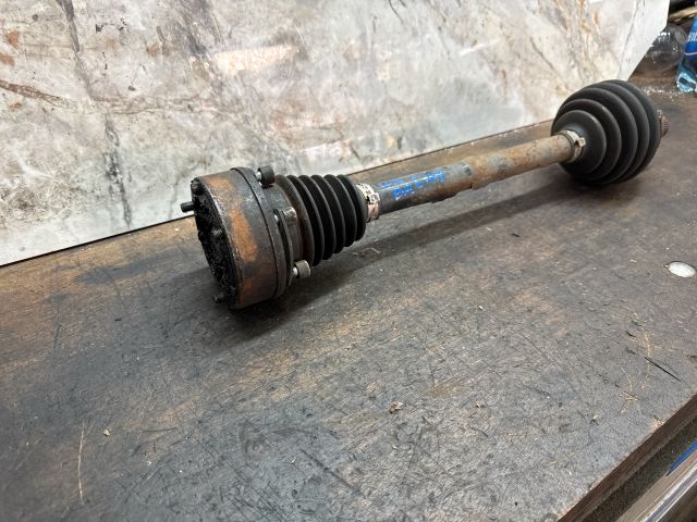 bontott VW GOLF V Bal Féltengely