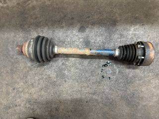 bontott VW GOLF V Bal Féltengely