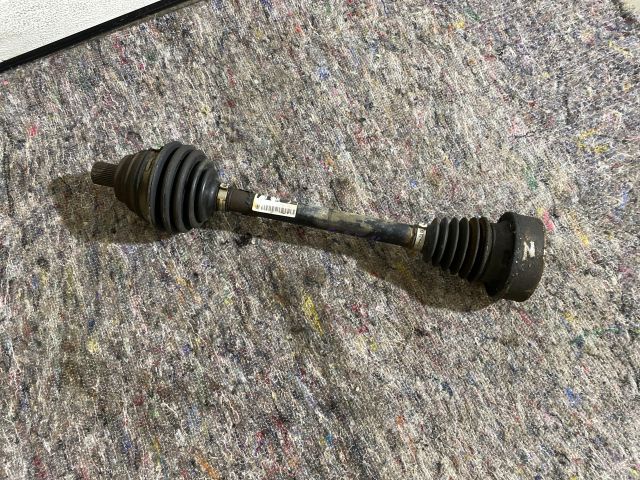 bontott VW GOLF V Bal Féltengely