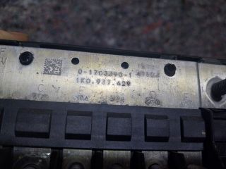 bontott VW GOLF V Biztosítéktábla Motortér