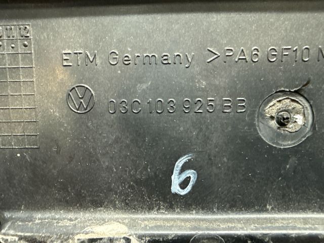 bontott VW GOLF V Felső Motorburkolat