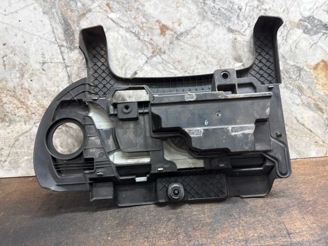 bontott VW GOLF V Felső Motorburkolat