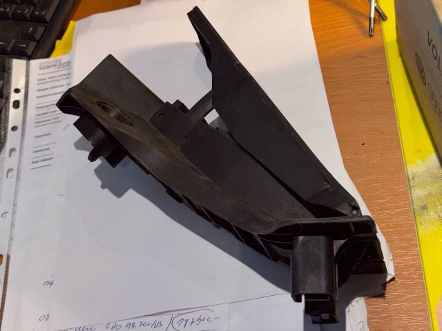 bontott VW GOLF V Gázpedál (Elektromos)