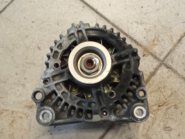 bontott VW GOLF V Generátor