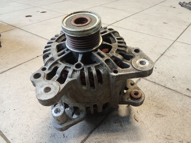 bontott VW GOLF V Generátor