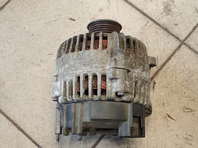 bontott VW GOLF V Generátor