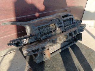 bontott VW GOLF V Homlokfal (Üres lemez)