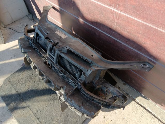 bontott VW GOLF V Homlokfal (Üres lemez)